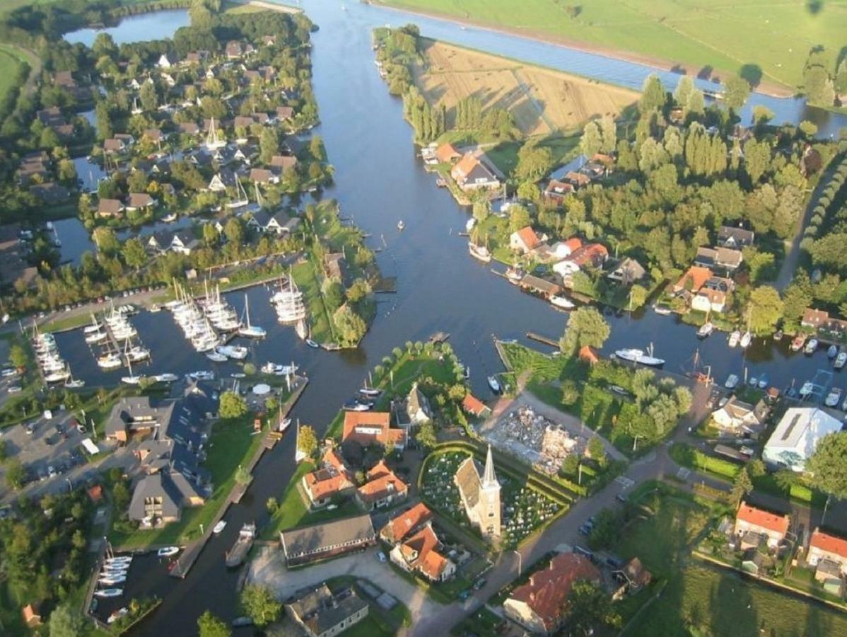 Vila Marretoer Uitwellingerga Exteriér fotografie