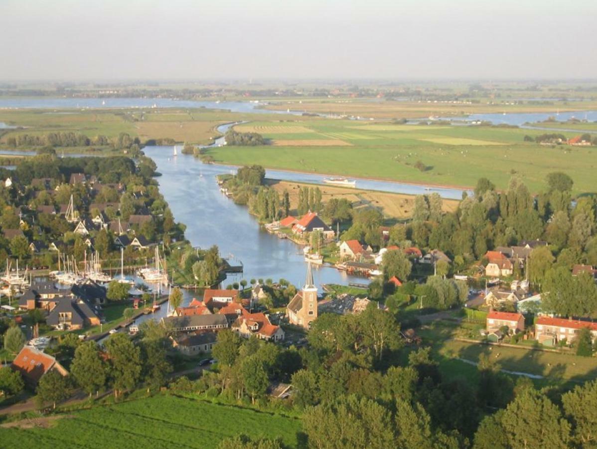 Vila Marretoer Uitwellingerga Exteriér fotografie