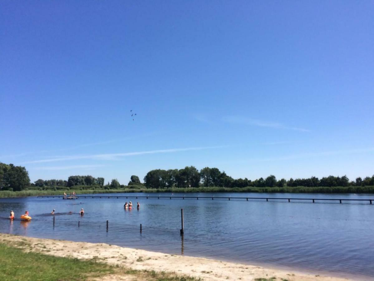 Vila Marretoer Uitwellingerga Exteriér fotografie